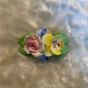 🍀VTG Denton Bone China Floral Brooch